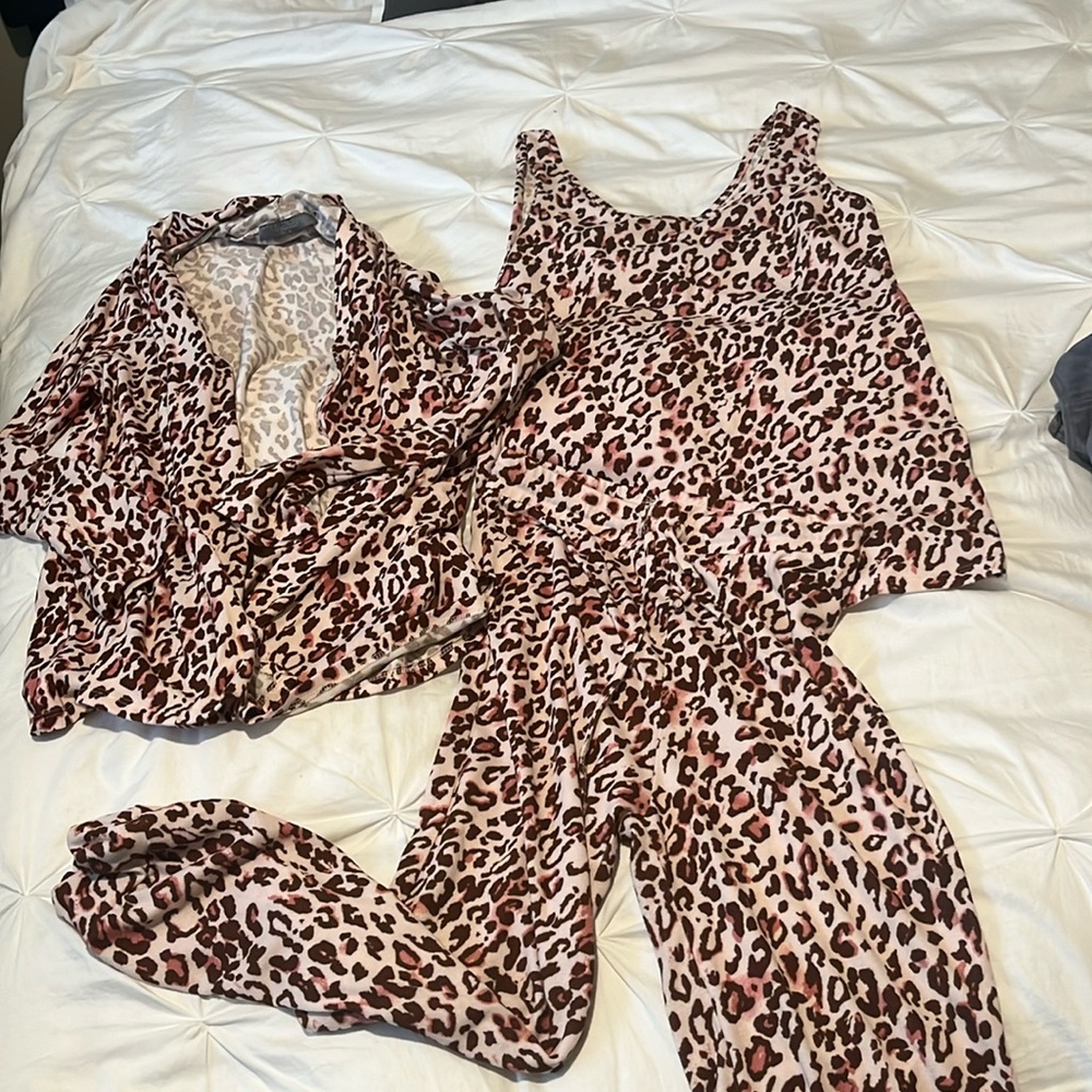 3 piece pj, leapord print. Very soft, pants, tank and jacket